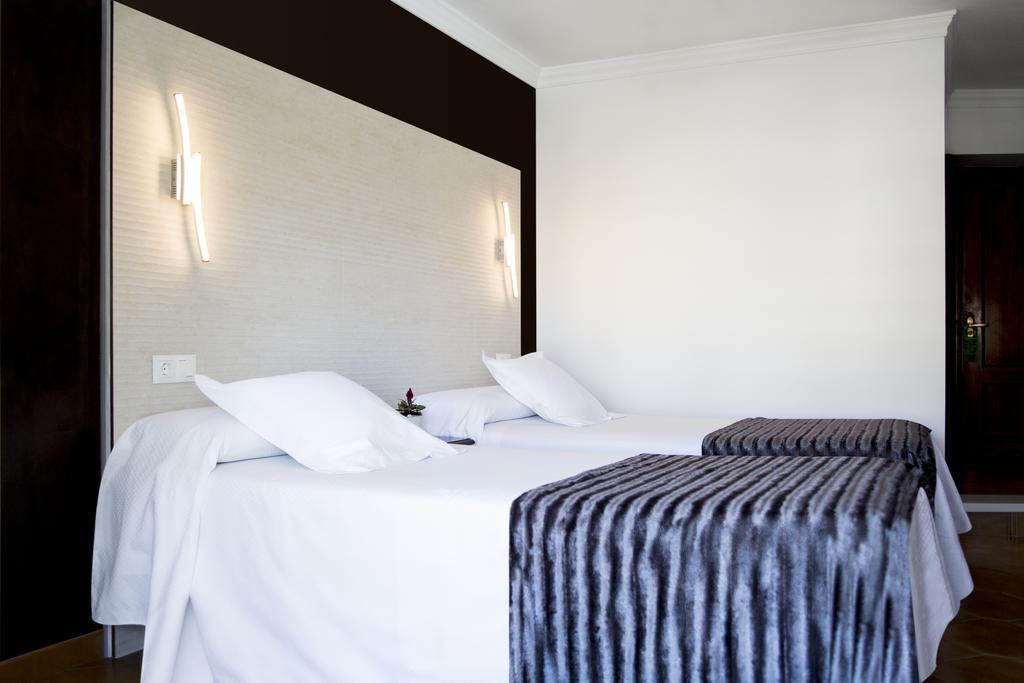 Hostal Alhambra - Adults Only Нерха Екстериор снимка