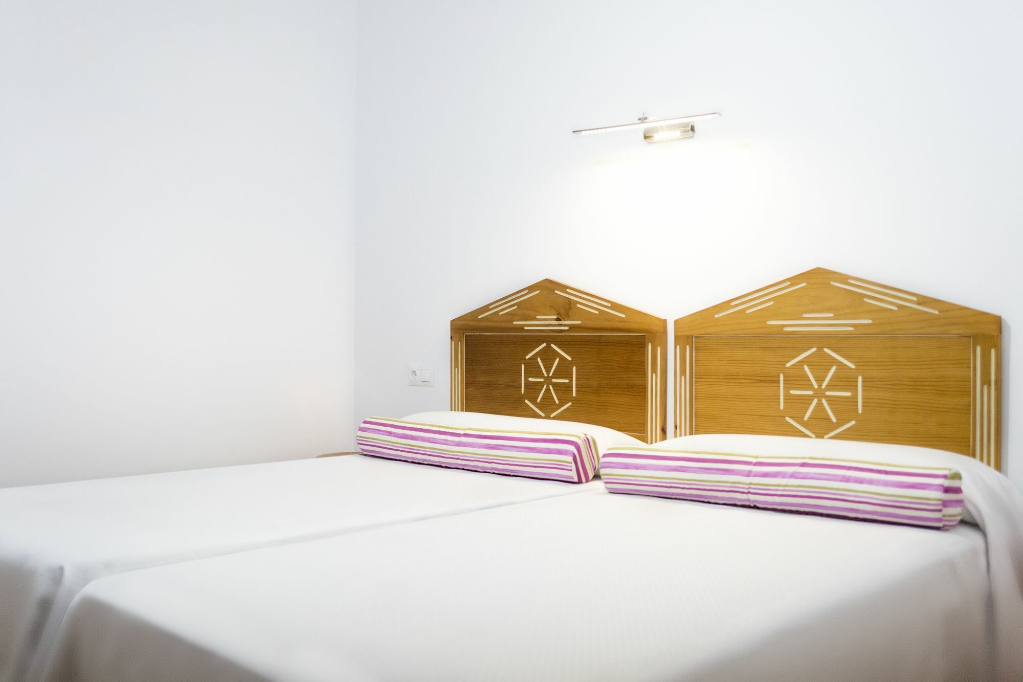 Hostal Alhambra - Adults Only Нерха Екстериор снимка