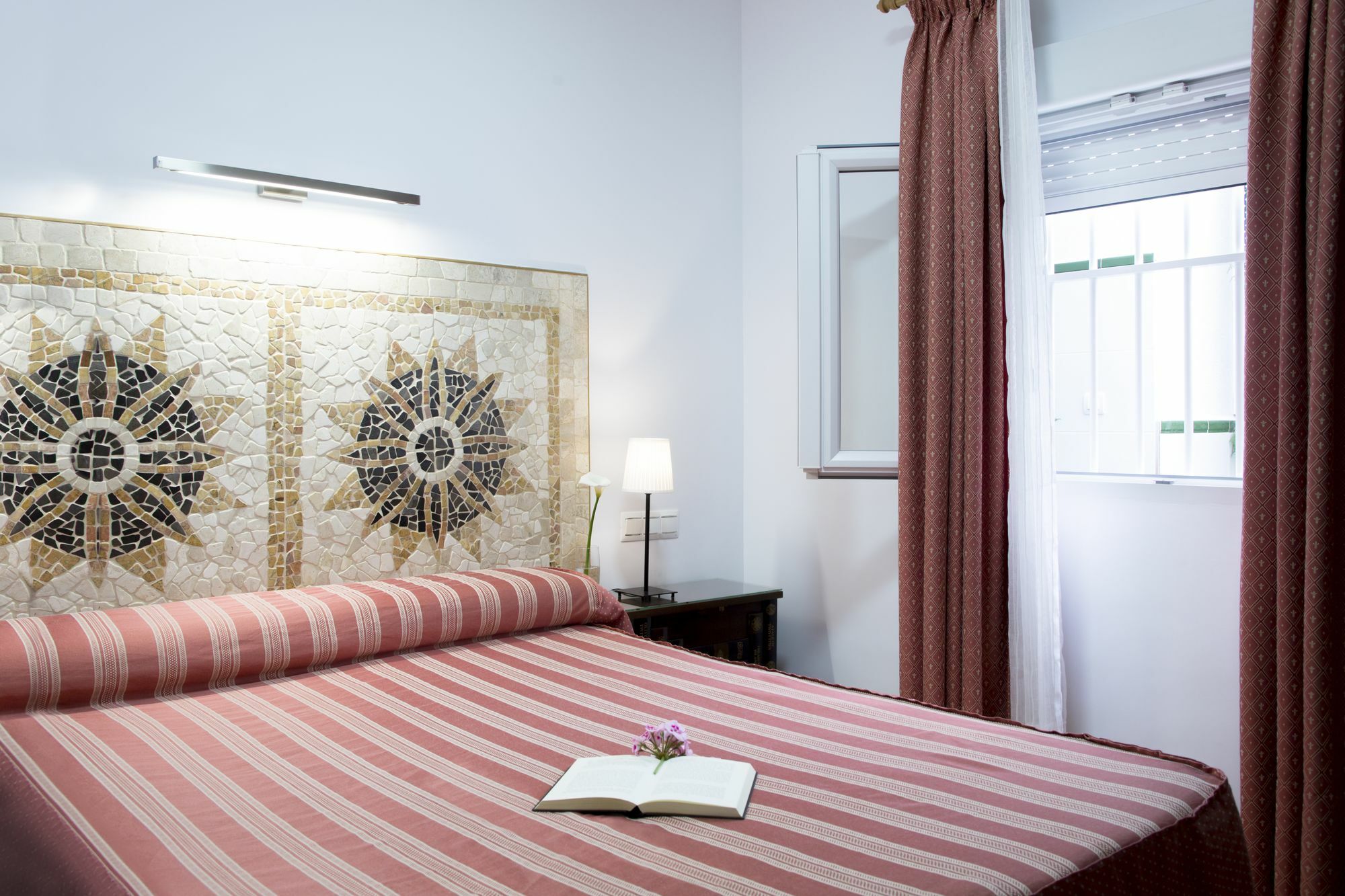 Hostal Alhambra - Adults Only Нерха Екстериор снимка