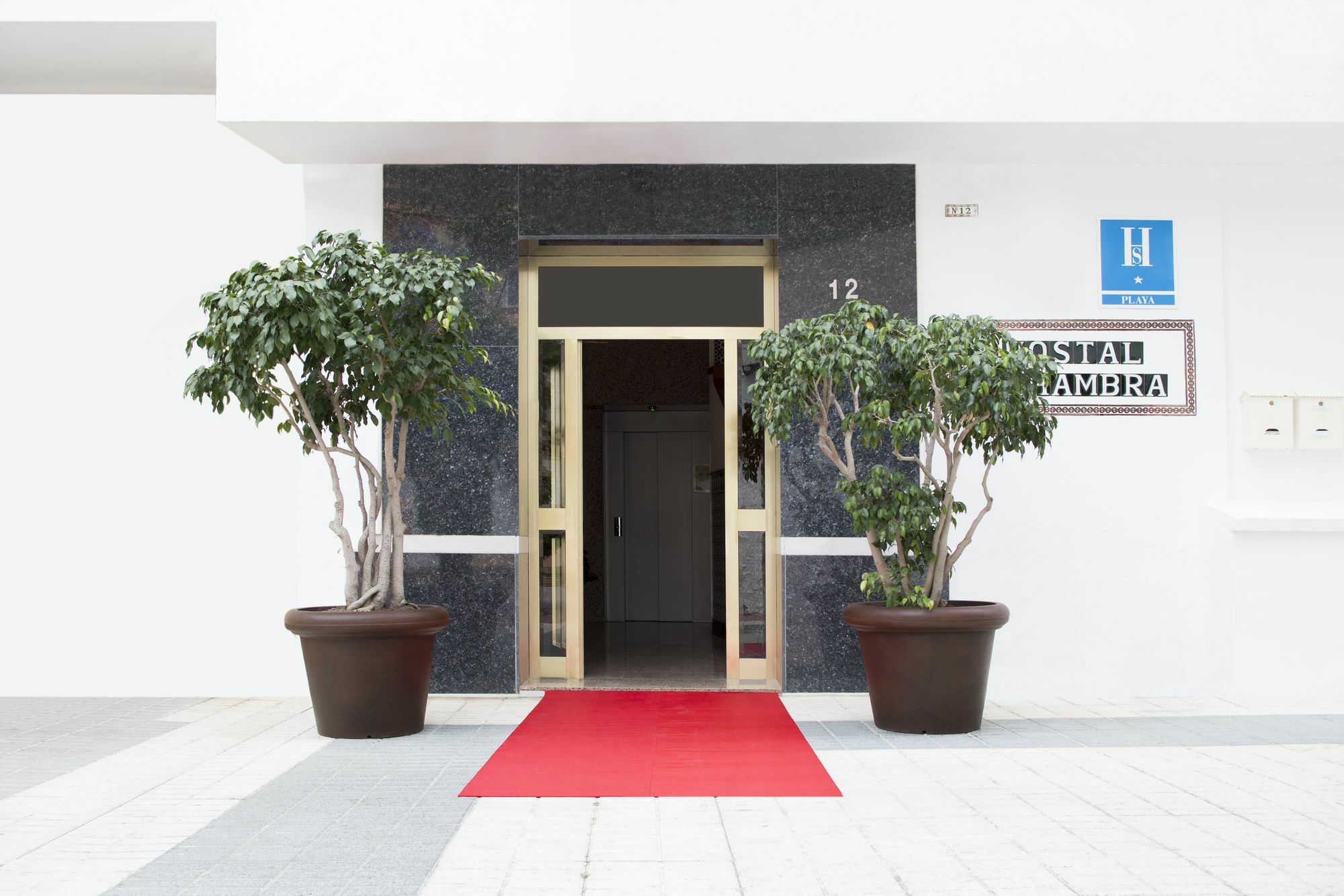 Hostal Alhambra - Adults Only Нерха Екстериор снимка