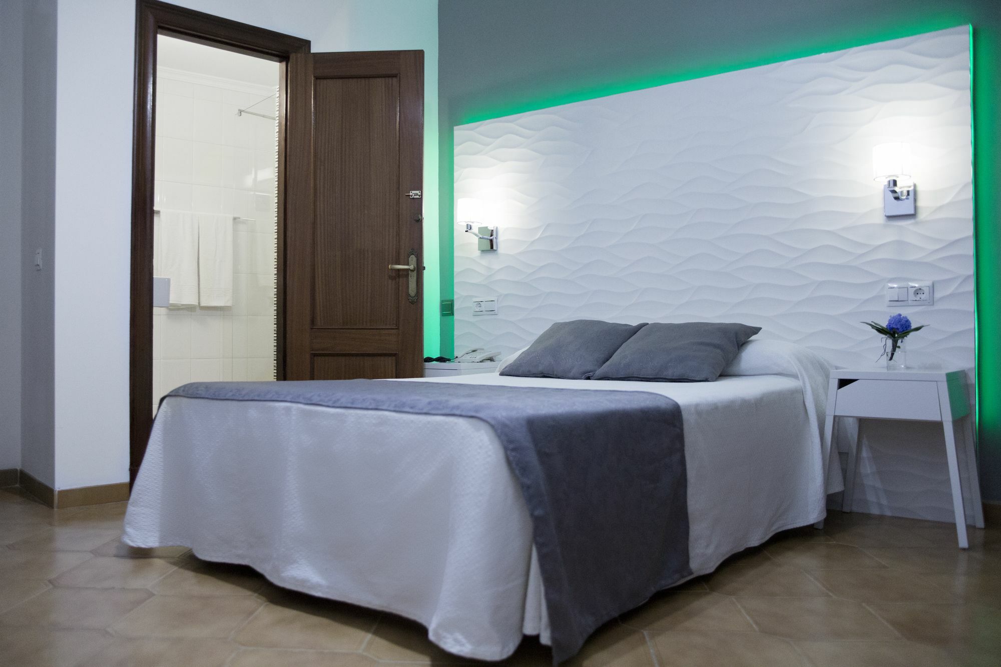 Hostal Alhambra - Adults Only Нерха Екстериор снимка
