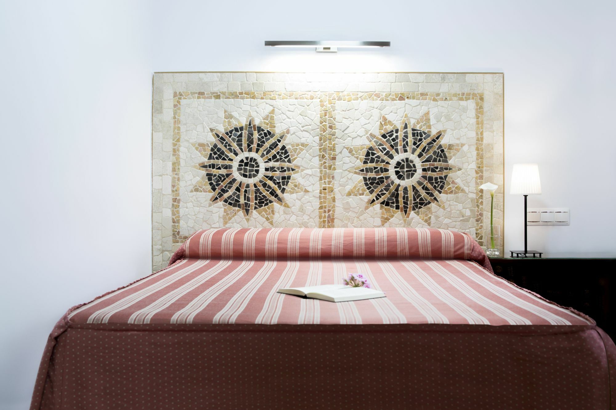 Hostal Alhambra - Adults Only Нерха Екстериор снимка
